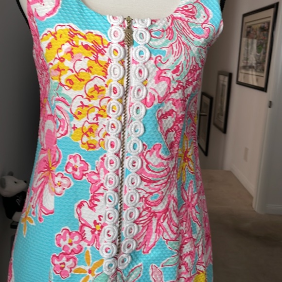 Lilly Pulitzer - Picture 2 of 5